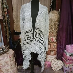 Rue21 Gray and Black Geometric Sweater Wrap XL